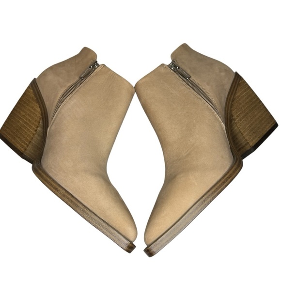 VINCE CAMUTO Geeanne Nubuck Leather Western Booties heeled boots shoes womens 8W - Picture 5 of 12
